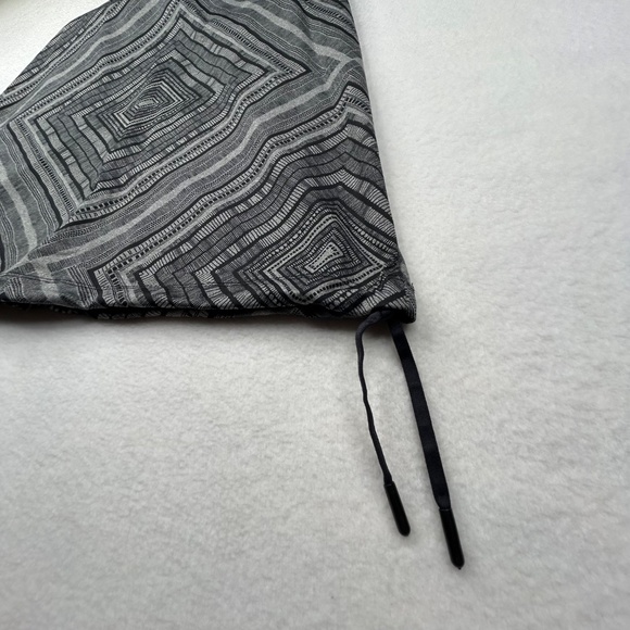 Fabletics Women Athletic Top Tank Built-in Sports Bra Taos Geometric Size S XS - Picture 4 of 13